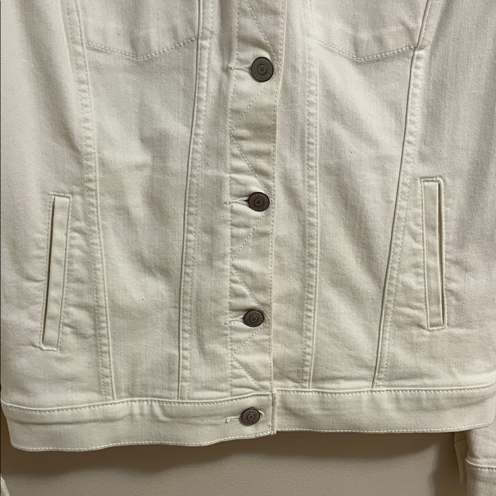 White Jean Jacket Denim Coat Size Small Button Down Pockets Classic Staple - Picture 8 of 16